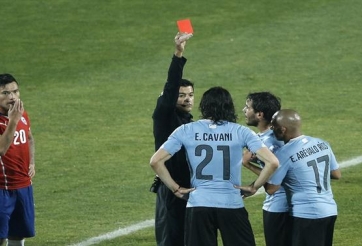 VIDEO: 2 chiếc thẻ đỏ của Uruguay trong trận gặp Chile (Tứ kết Copa America 2015)